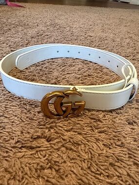Gucci White Leather Belt with Gold Double G Buckle